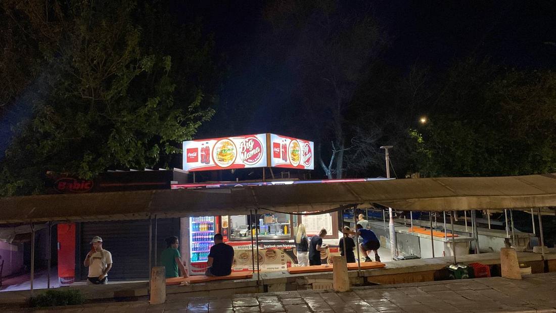 Svjetleća reklama · Big Mama