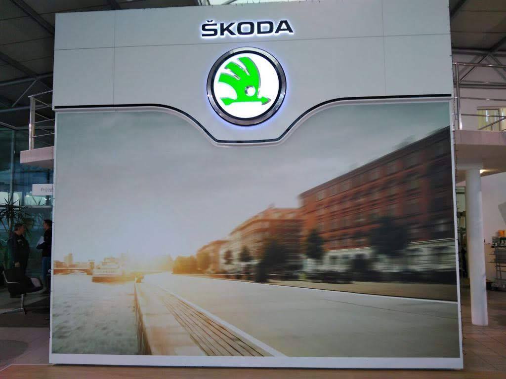 Svjetleći pano · Škoda